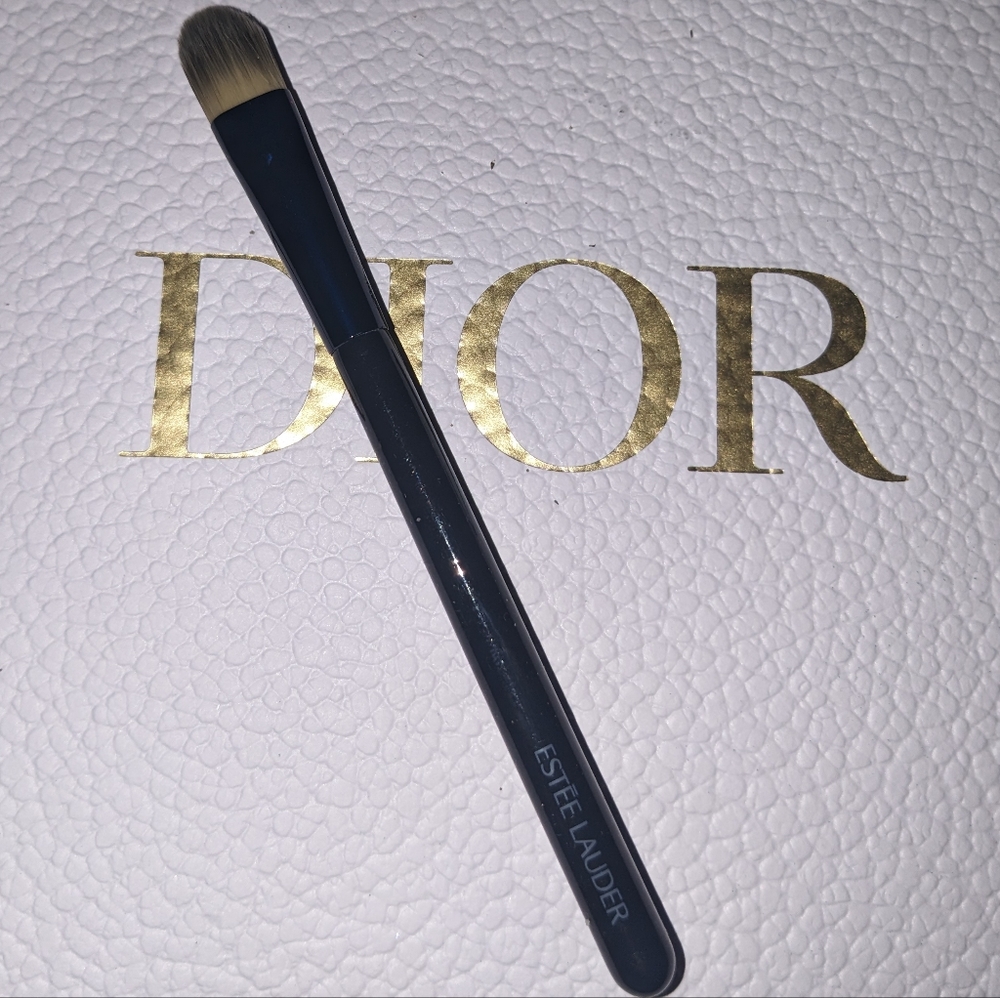 ESTEE LAUDER CONCEALER BRUSH